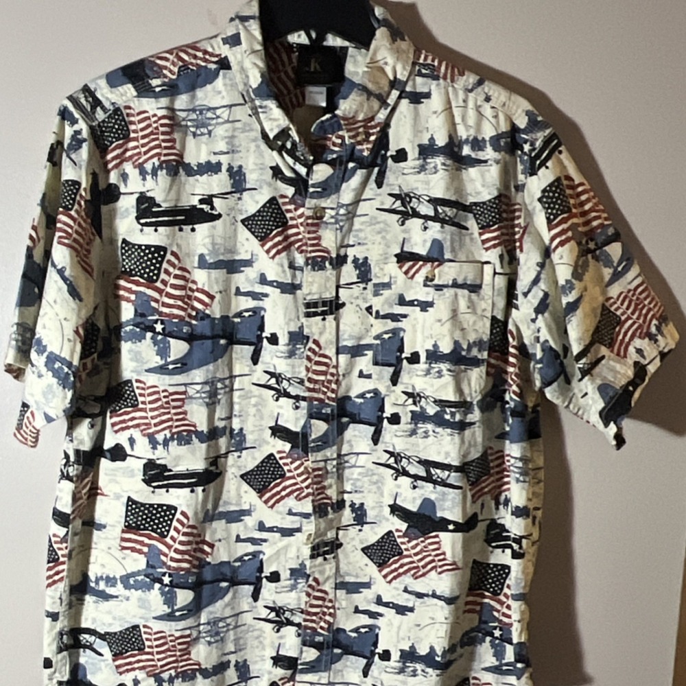 King Universal Men's Short Sleeve Shirt Medium Military Planes Theme 4th Of July